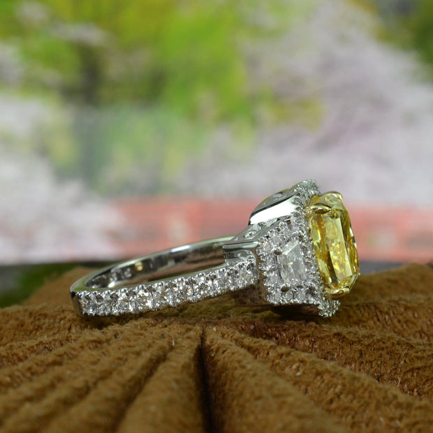 3.70 Ctw Fancy Light Yellow Cushion & Trapezoids Halo Diamond Ring VS1 GIA