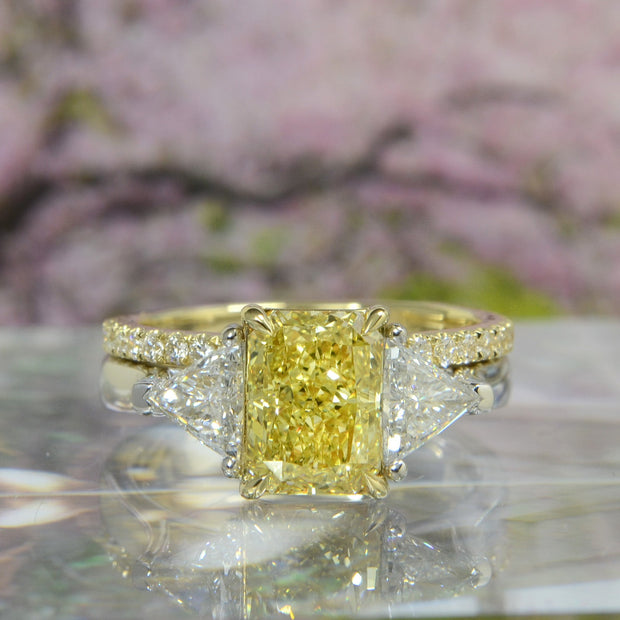 4.70 Ctw Canary Fancy Yellow Rectangle Radiant with Trillions 3-Stone Ring SI1 GIA
