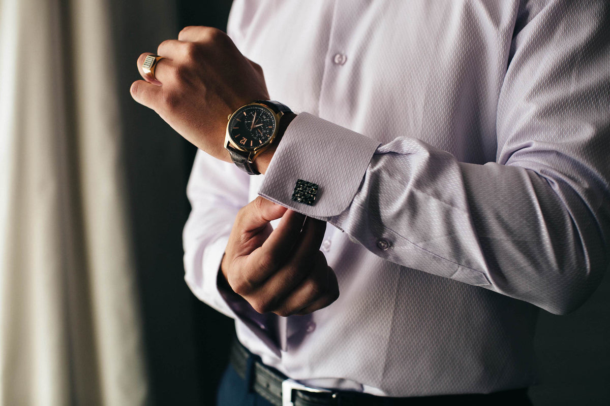 The guide for buying engagement rings for men