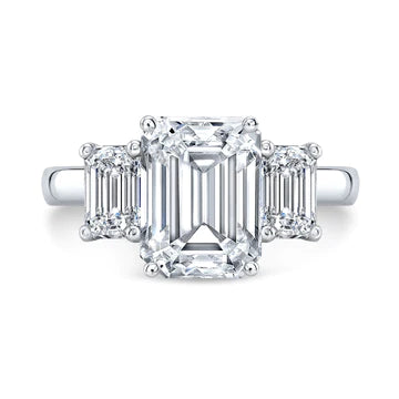 Stand Out with a Personalized Engagement Ring with Diamonds
