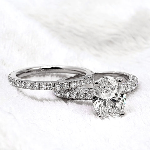 1.90 Ct. Classic Oval Cut Engagement Ring Set G Color VS2 GIA Certified