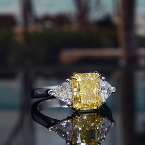 4.10 Ctw Canary Fancy Light Yellow Rectangle Radiant with Trillions 3-Stone Ring VS1 GIA