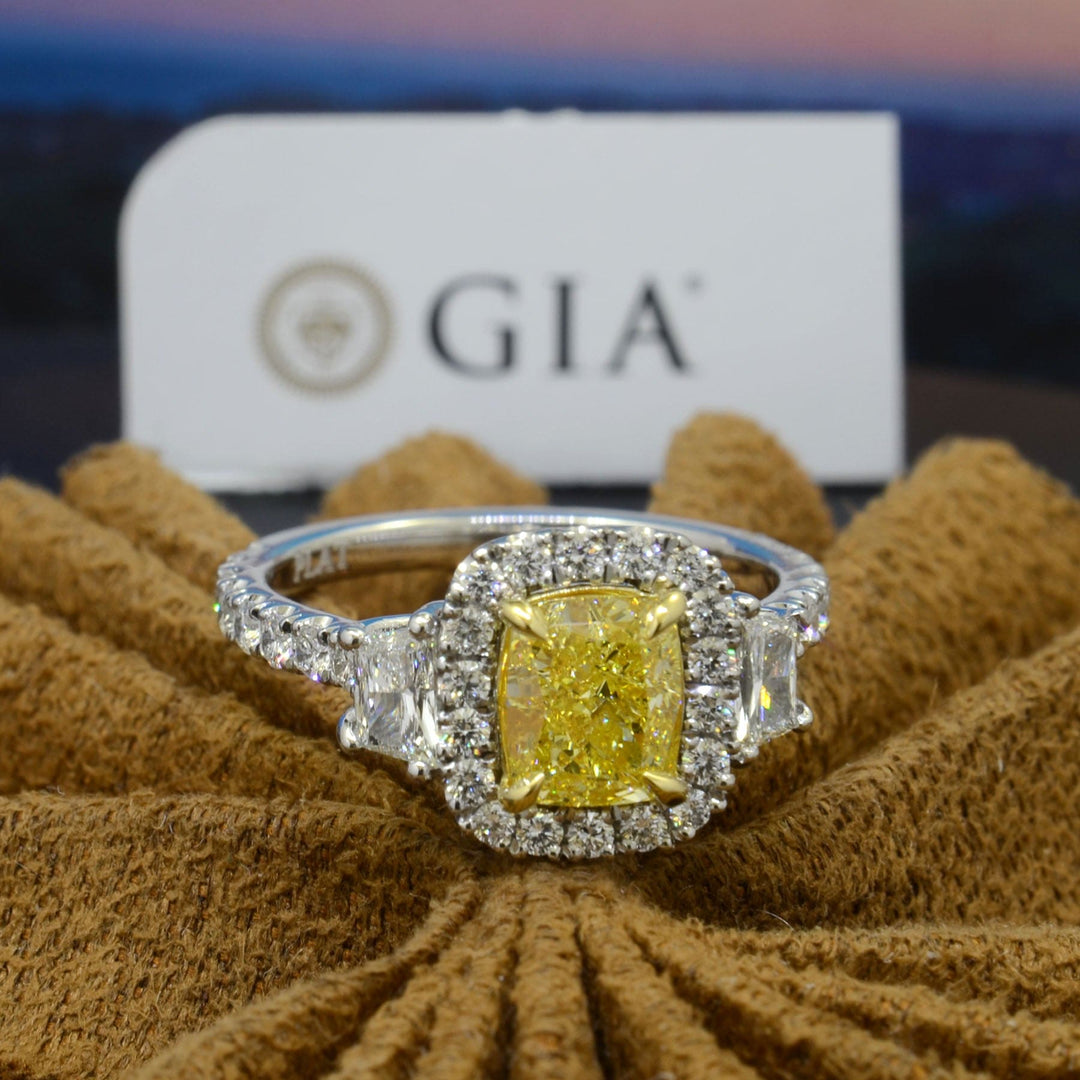 2.00 Ct Canary Fancy Yellow Cushion Halo & Trapezoids Diamond Ring VVS2 GIA Certified