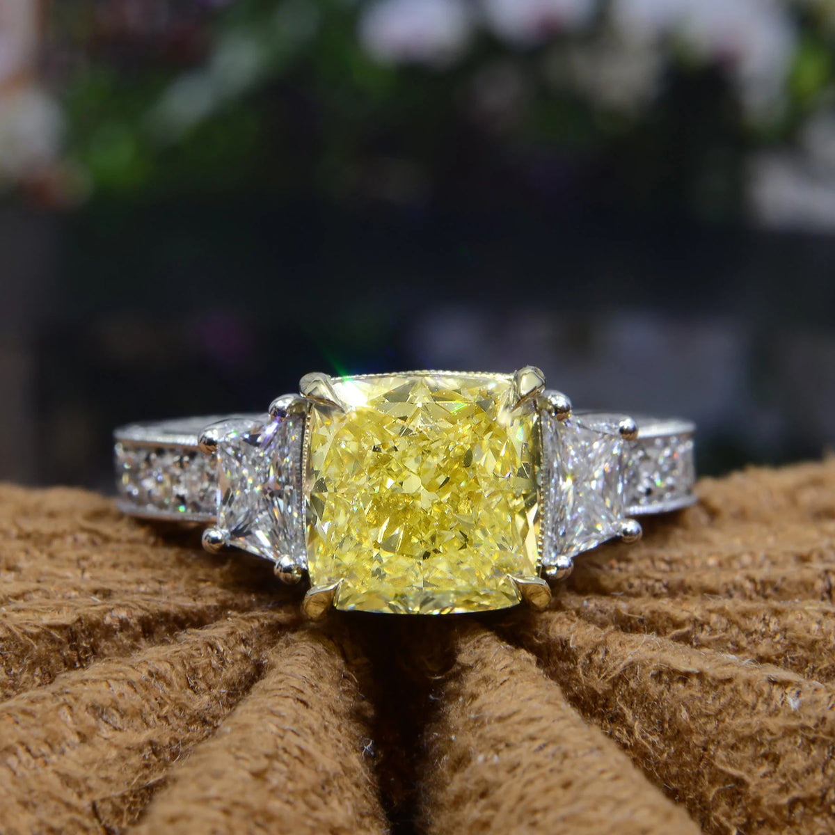 Lab grown yellow cushion cut diamond art deco engagement ring vvs2 igi certified