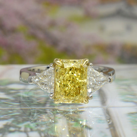 4.70 Ctw Canary Fancy Yellow Rectangle Radiant with Trillions 3-Stone Ring SI1 GIA