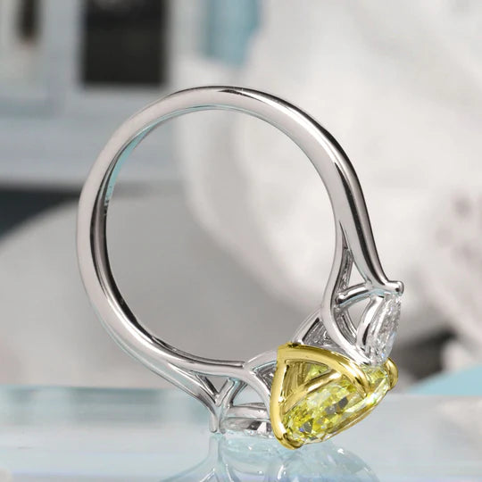 Lab grown yellow oval cut & pear shape 3 stone diamond ring vvs2 igi certified