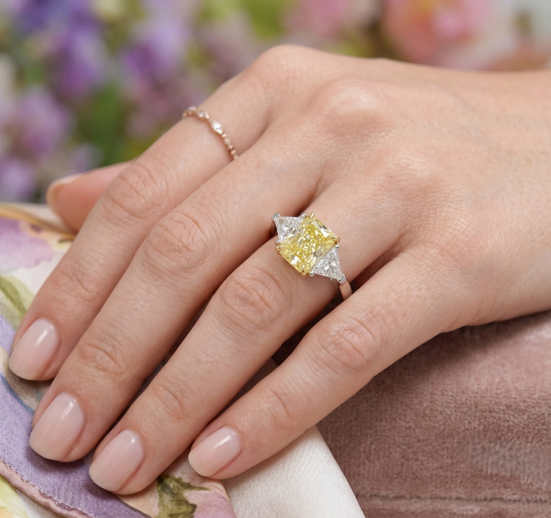 2.20 Ctw Fancy Light Yellow Canary Radiant with Trillions 3-Stone Ring VVS1 GIA