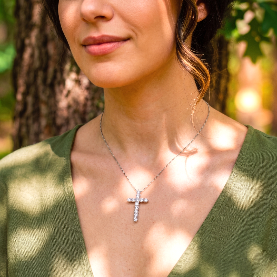 3 Ctw Diamond Cross Pendant With Chain
