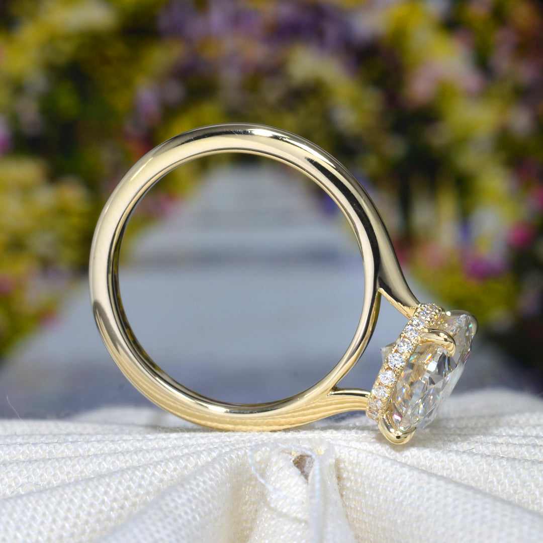 Medea 2.15 Ctw Oval Cut Solitaire Hidden Halo Cathedral Engagement Ring G Color VS1 GIA Certified
