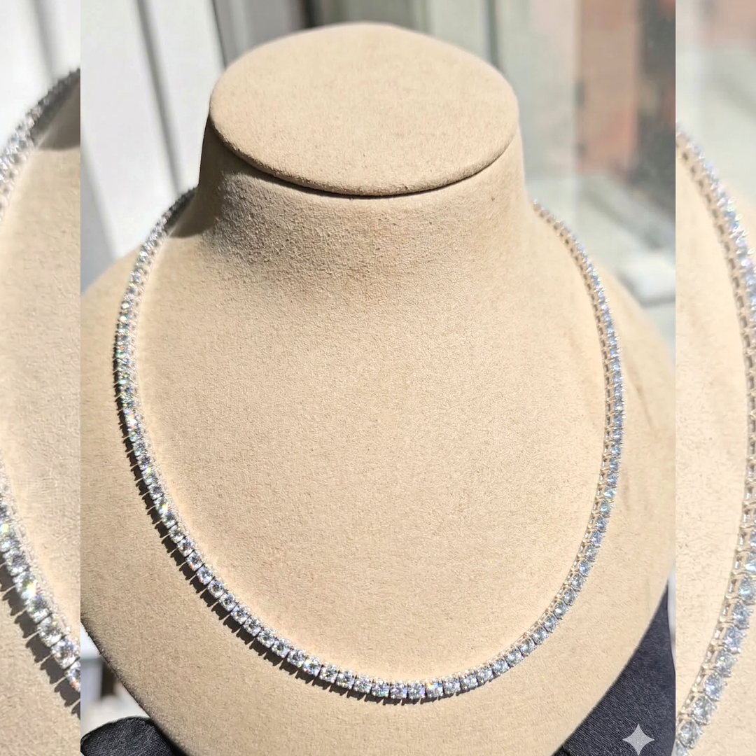 13.5 Carats Round Cut Diamond Tennis Necklace