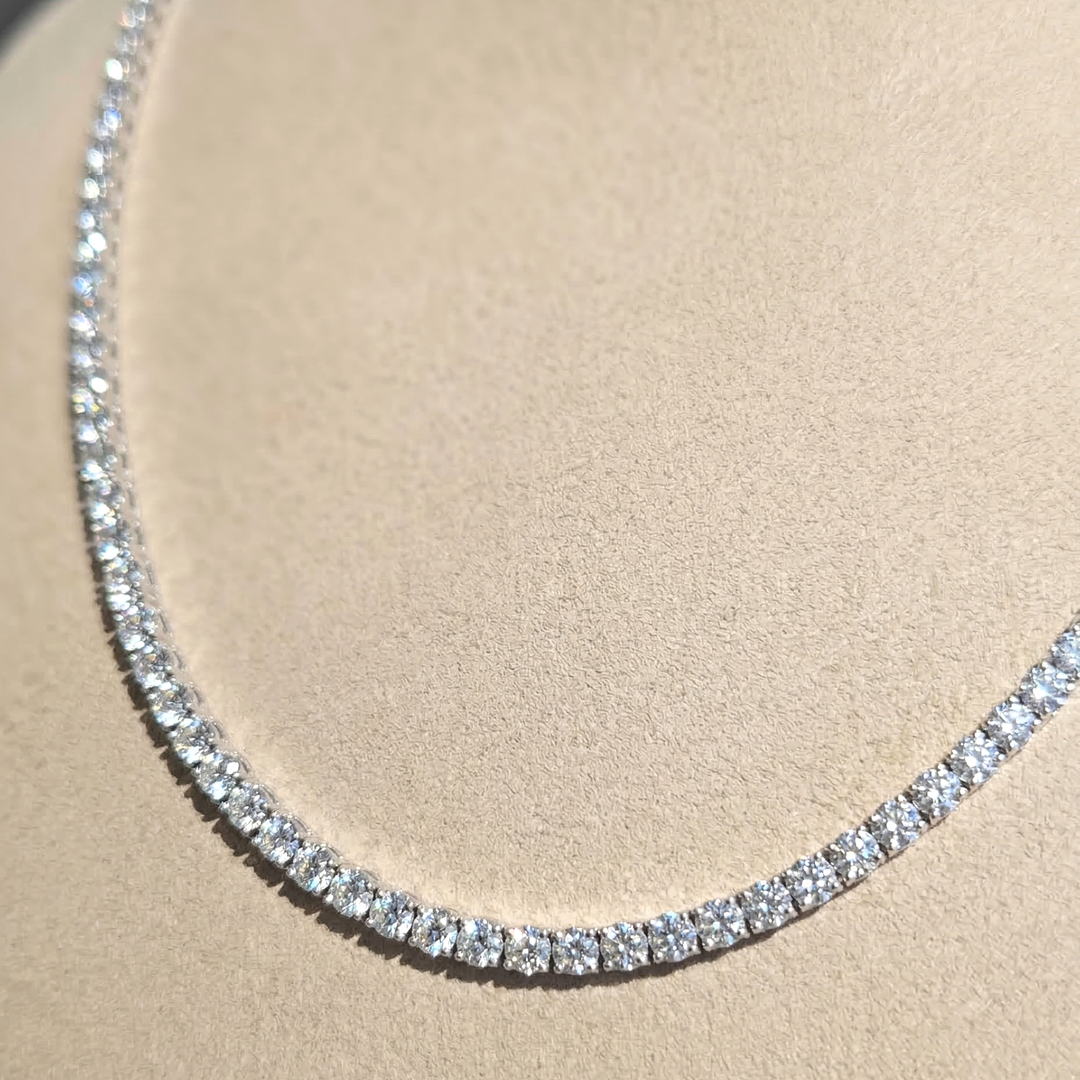 13.5 Carats Round Cut Diamond Tennis Necklace
