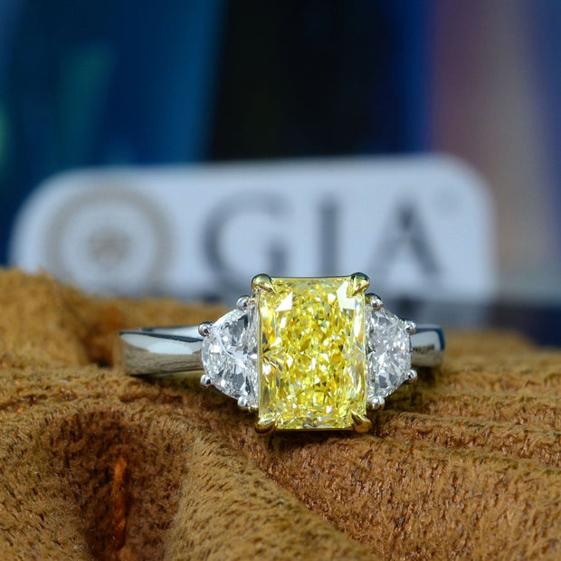 3.50 Ctw Fancy Yellow Radiant & Half Moons Classic 3 Stone Ring VVS1 GIA