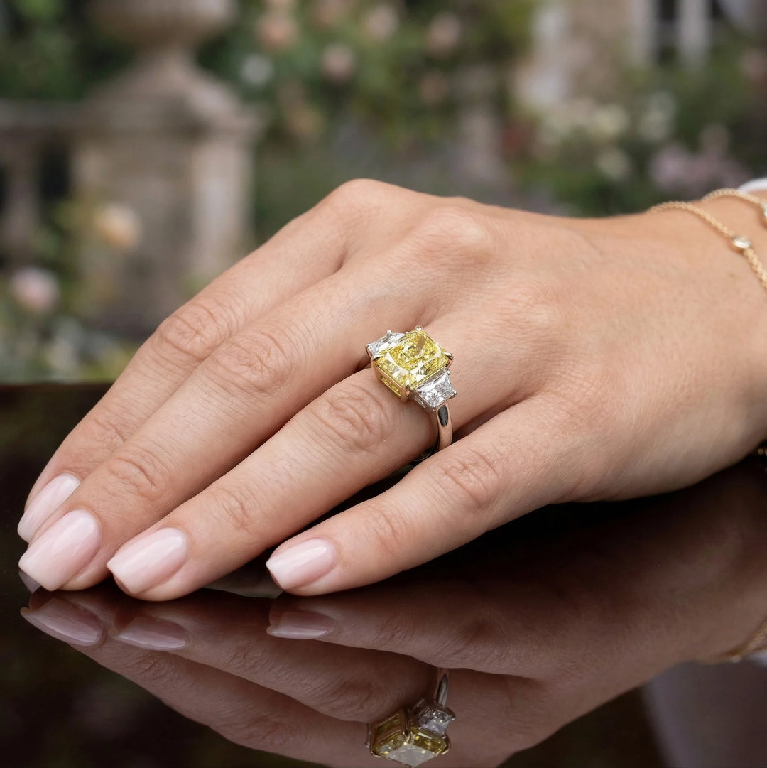 Lab Grown 2.50 Ctw Elongated Yellow Radiant & Trapezoids 3-Stone Ring VVS2 IGI Certified