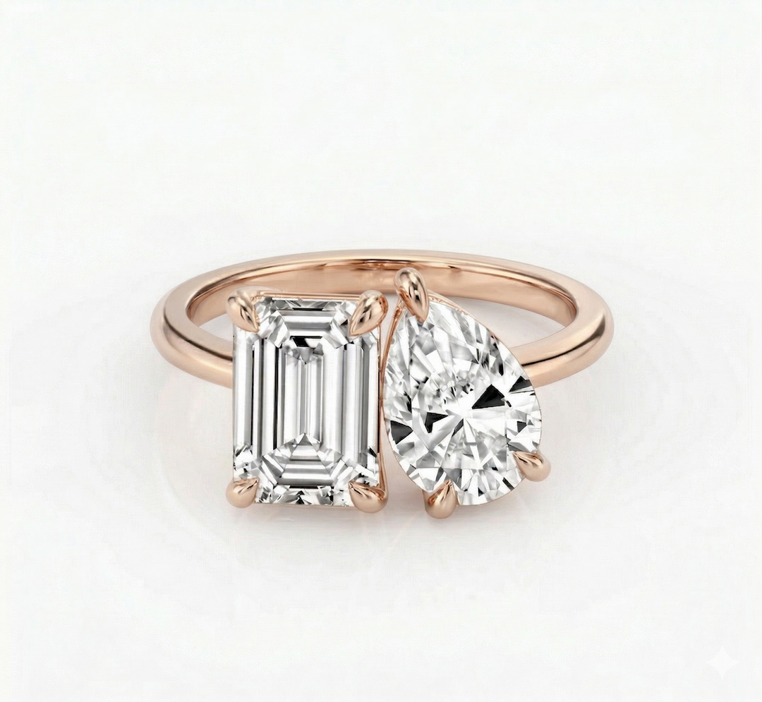 Toi et Moi Emerald & Pear cut diamond ring in rose gold