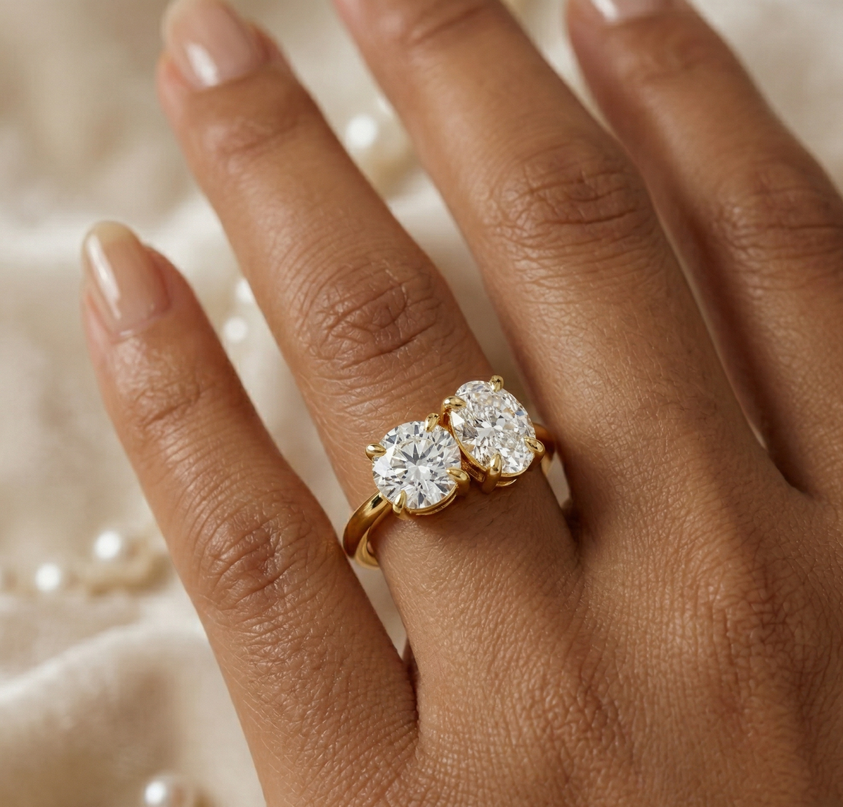 Lab grown toi et moi oval & round diamond ring d,vvs1 igi certified