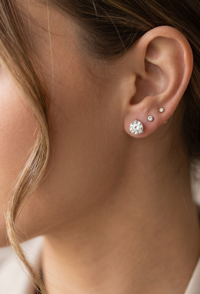 Lab grown diamond stud earrings (round cut)