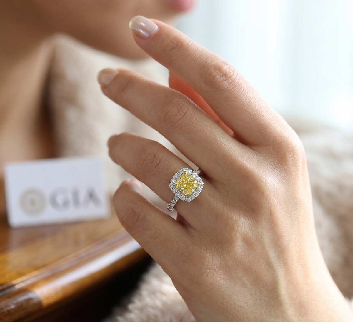Lab grown yellow cushion cut halo diamond ring vvs2 igi certified