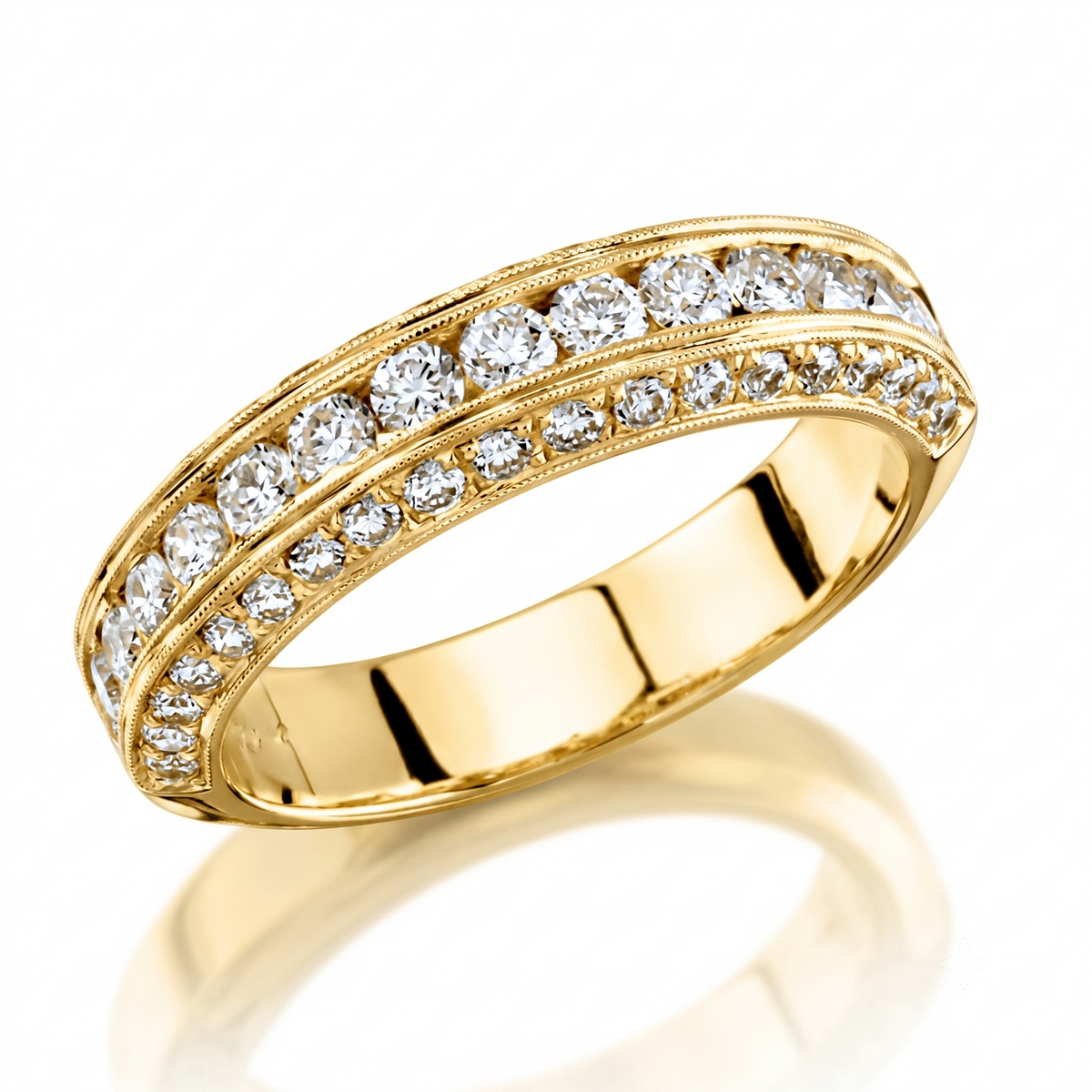 Yellow_gold_pave_and_channel_band