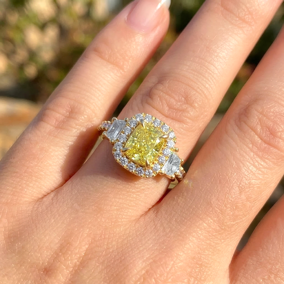 2.00 Ct Canary Fancy Yellow Cushion Halo & Trapezoids Diamond Ring VVS2 GIA Certified