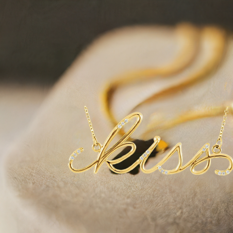 "Kiss" Expression Charm Pendant