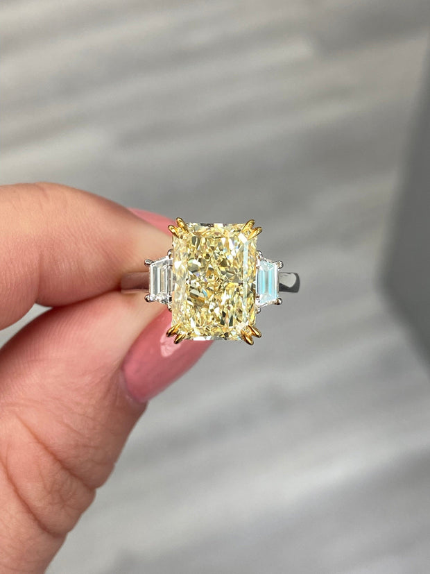 4.70 Ctw Fancy Light Yellow Radiant Cut & Trapezoids 3 Stone Ring VVS2 GIA