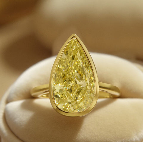 3.20 Ct Canary Fancy Light Yellow Pear Cut Solitaire Diamond Ring VVS1 GIA