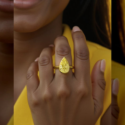 3.20 Ct Canary Fancy Light Yellow Pear Cut Solitaire Diamond Ring VVS1 GIA
