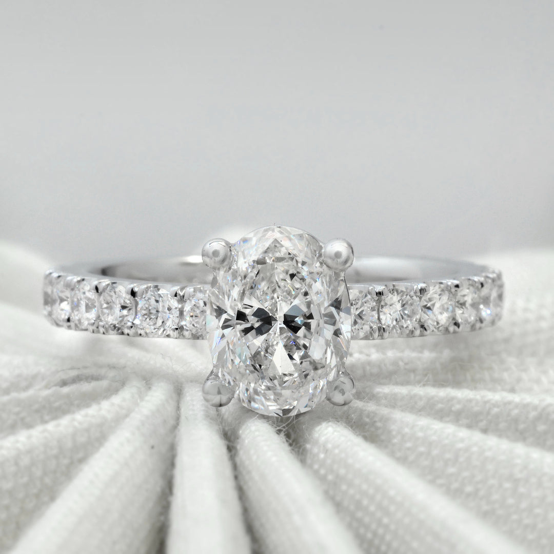 1.90 Ct. Classic Oval Cut Engagement Ring Set G Color VS2 GIA Certified