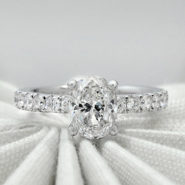 1.90 Ct. Classic Oval Cut Engagement Ring Set G Color VS2 GIA Certified