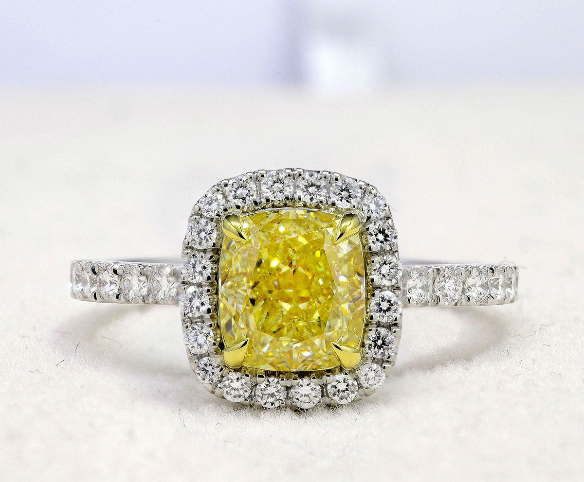 1 51ctcushioncutfancyyellowvs123433dsc_0492 ea1500px_5b0f616f 7db1 4ba1 acea 8f4746797682