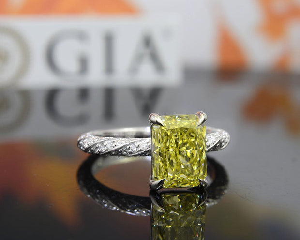 3.00 Ct. Canary Fancy Yellow Radiant Cut Engagement Ring VS1 GIA Certified