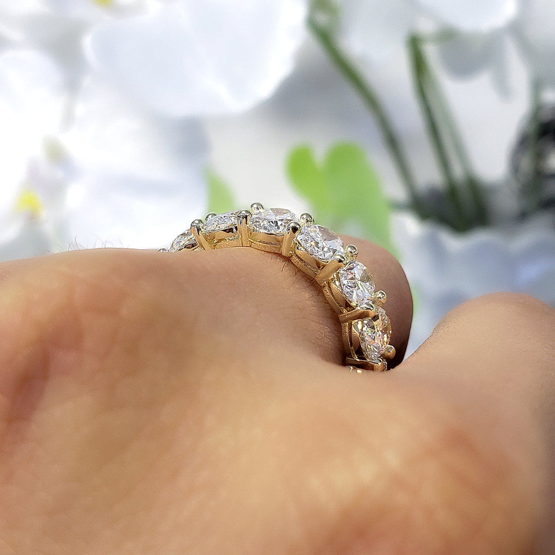 6 Carats Oval Eternity Band F-G Color VS1 Clarity