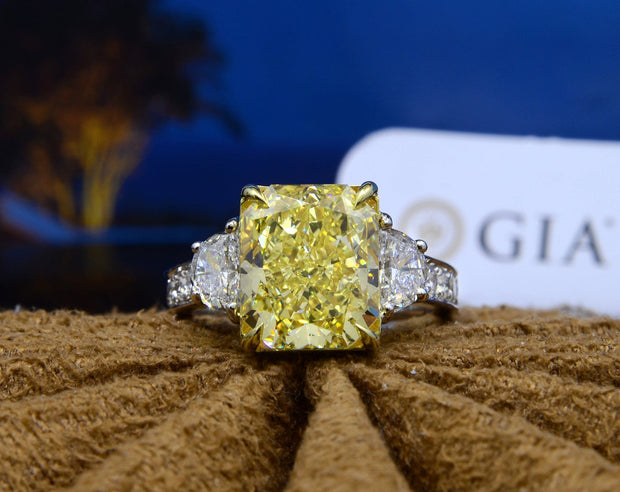 5.25 Ct. Canary Fancy Light Yellow Radiant Cut Diamond Ring VS1 GIA Certified
