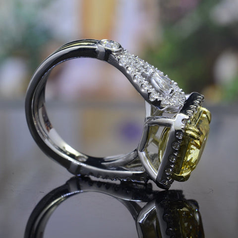 3.26 Ct Unique Canary Fancy Yellow Radiant Cut Diamond Ring VS1 GIA Certified