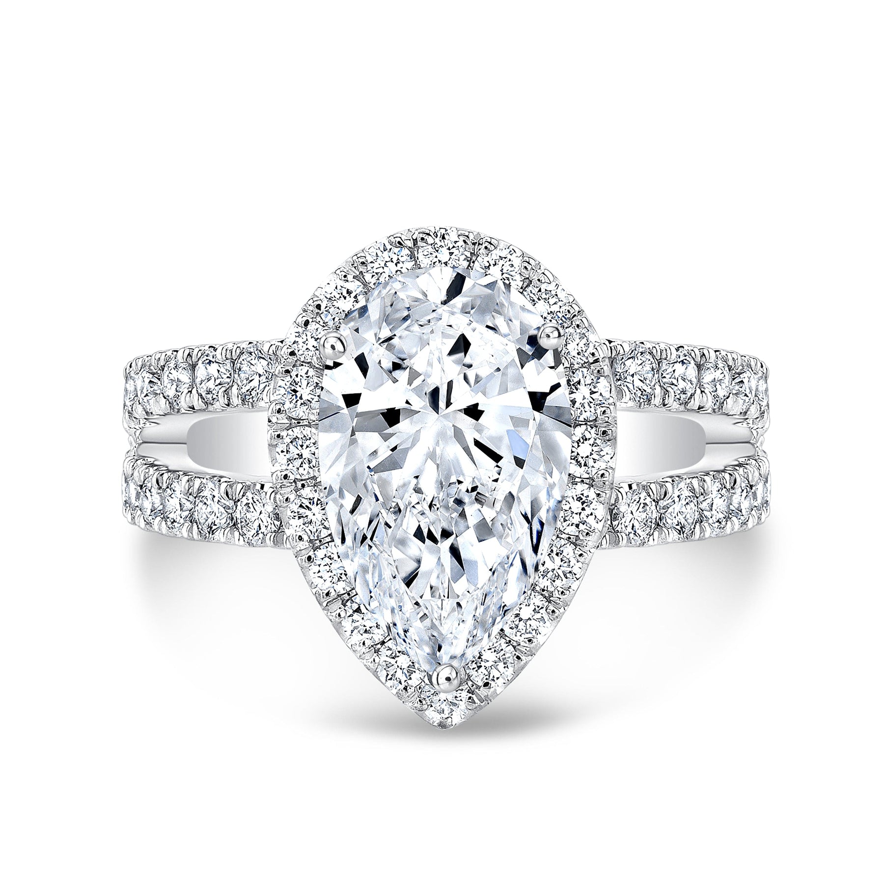 Pear outlet halo setting