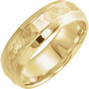 14k Gold Beveled-Edge Band with Hammered Texture 7 mm