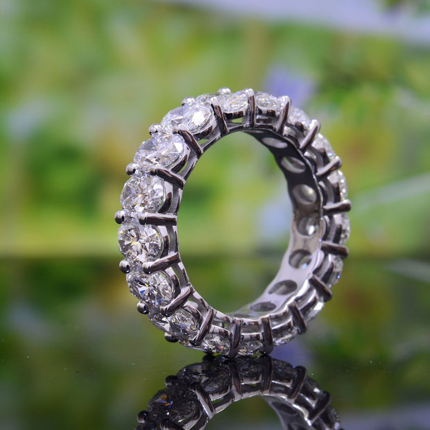 Oval cut eternity ring white gold- view from side