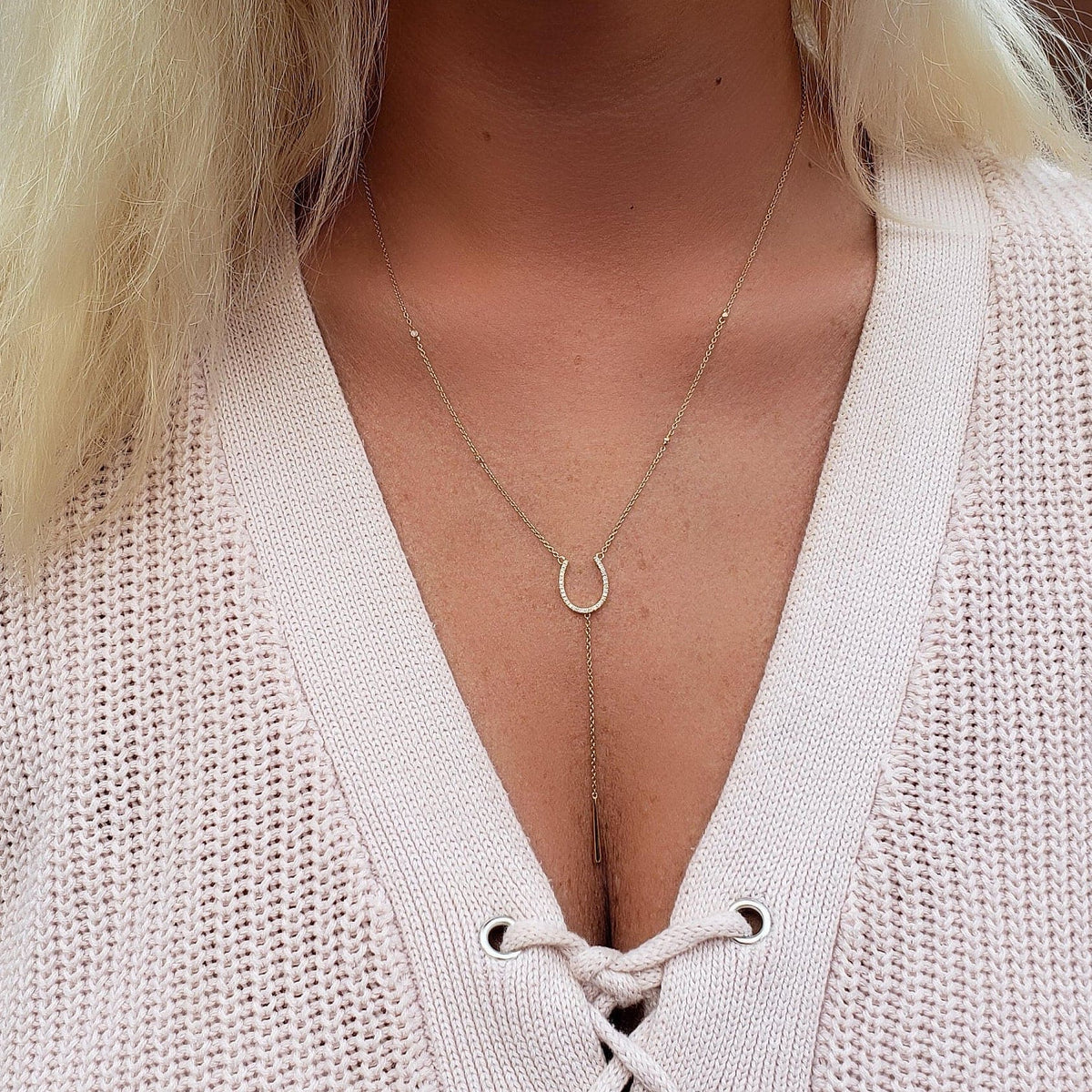 Horseshoe bezel diamond chain necklace