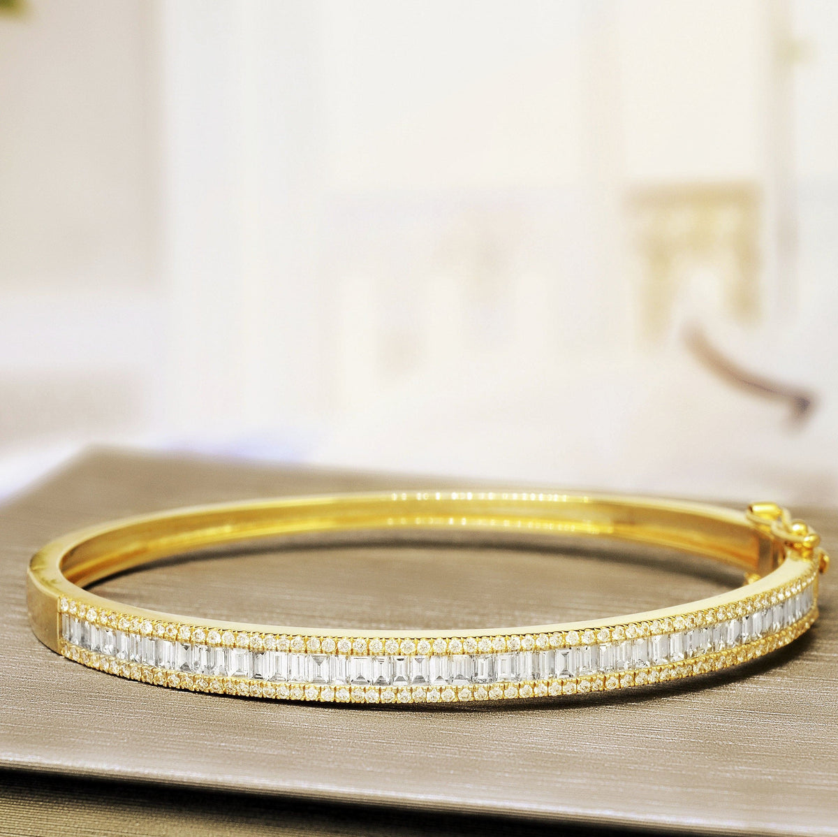 Baguette & round diamond bangle
