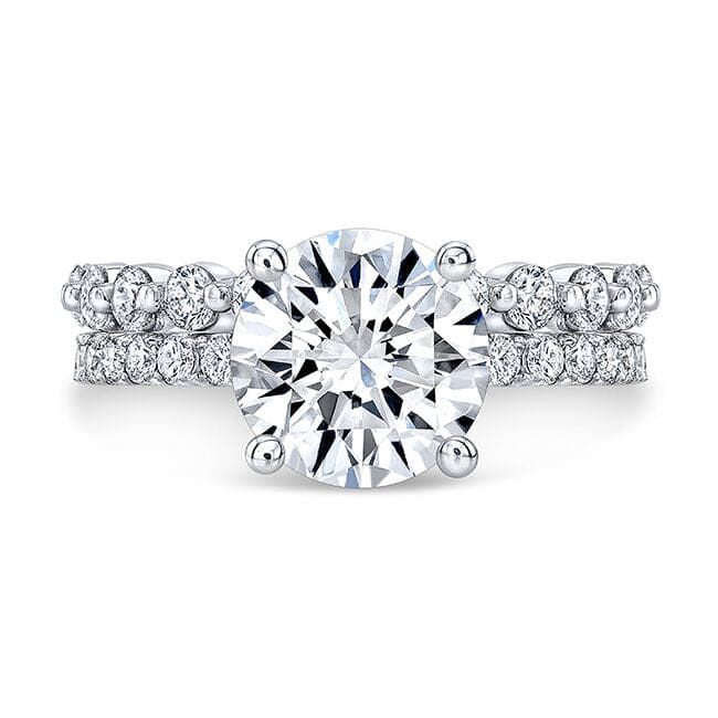 Round cut engagement ring set